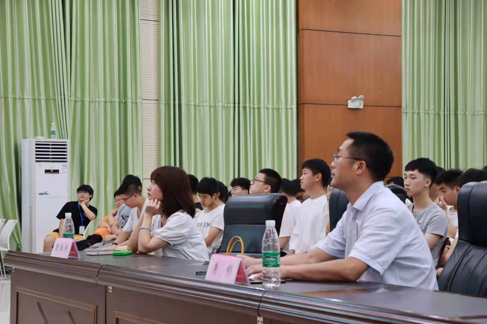 说明: F:\2021年工作汇总\2021开会照片\第一次教职工大会\IMG_8991(20210622-165025).JPG